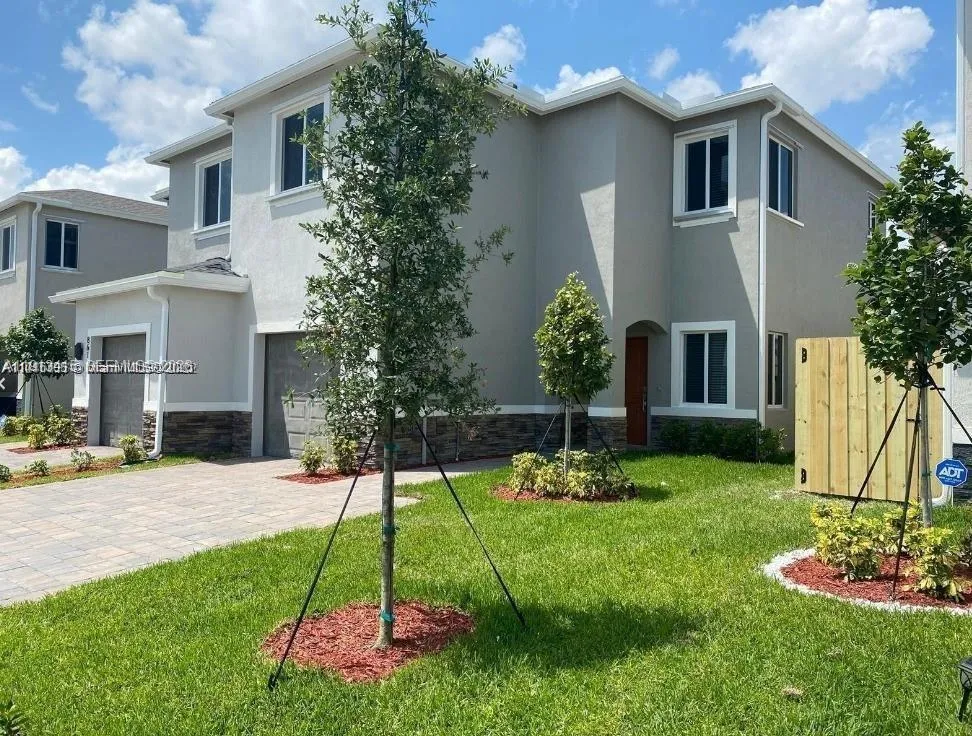 3 bedroom 2 bath for sale at 871 SE 16 CT, Miami FL 33034