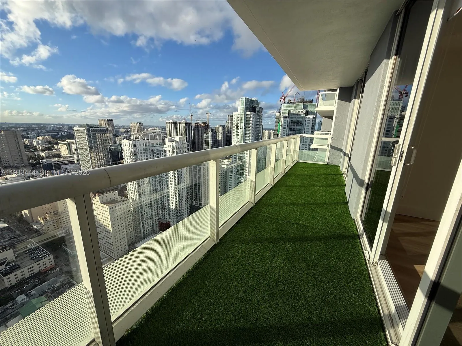1 bedroom 1 bath for sale at 50 Biscayne Blvd # 4807, Miami FL 33132