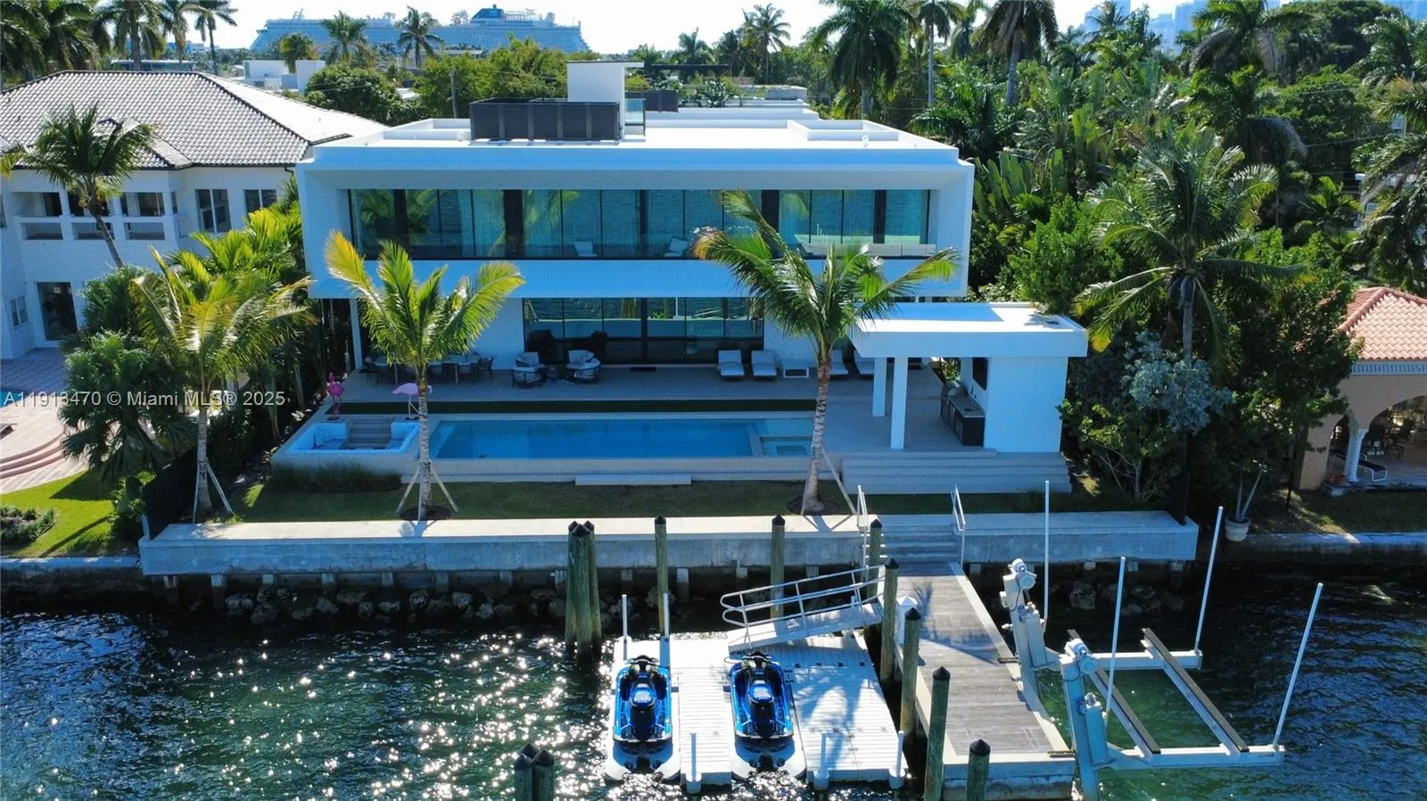 375 N Hibiscus Dr, Miami Beach FL 33139