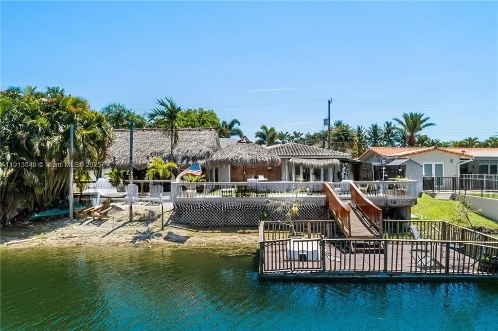 21280 NE 23rd Ave, Miami FL 33180