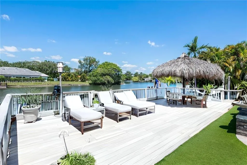 21280 NE 23rd Ave, Miami FL 33180