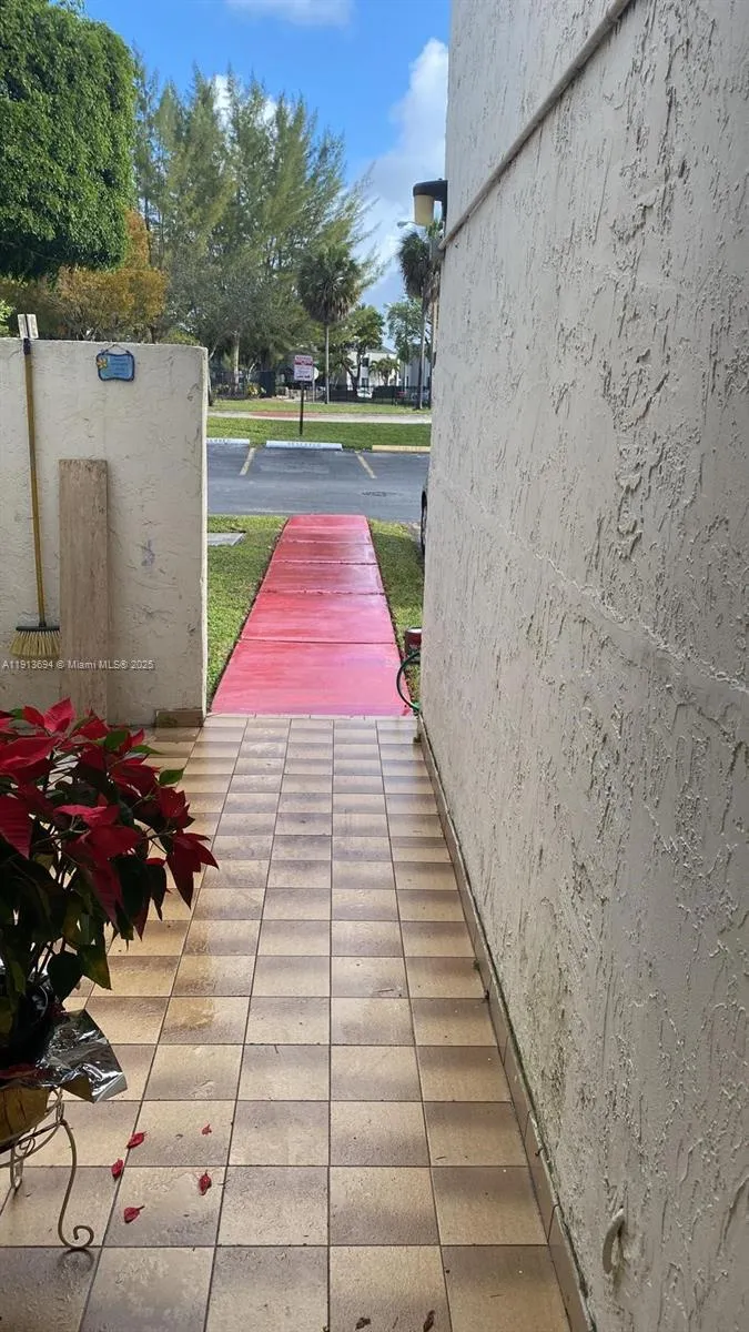 10454 NW 5th Ter # 30, Miami FL 33172