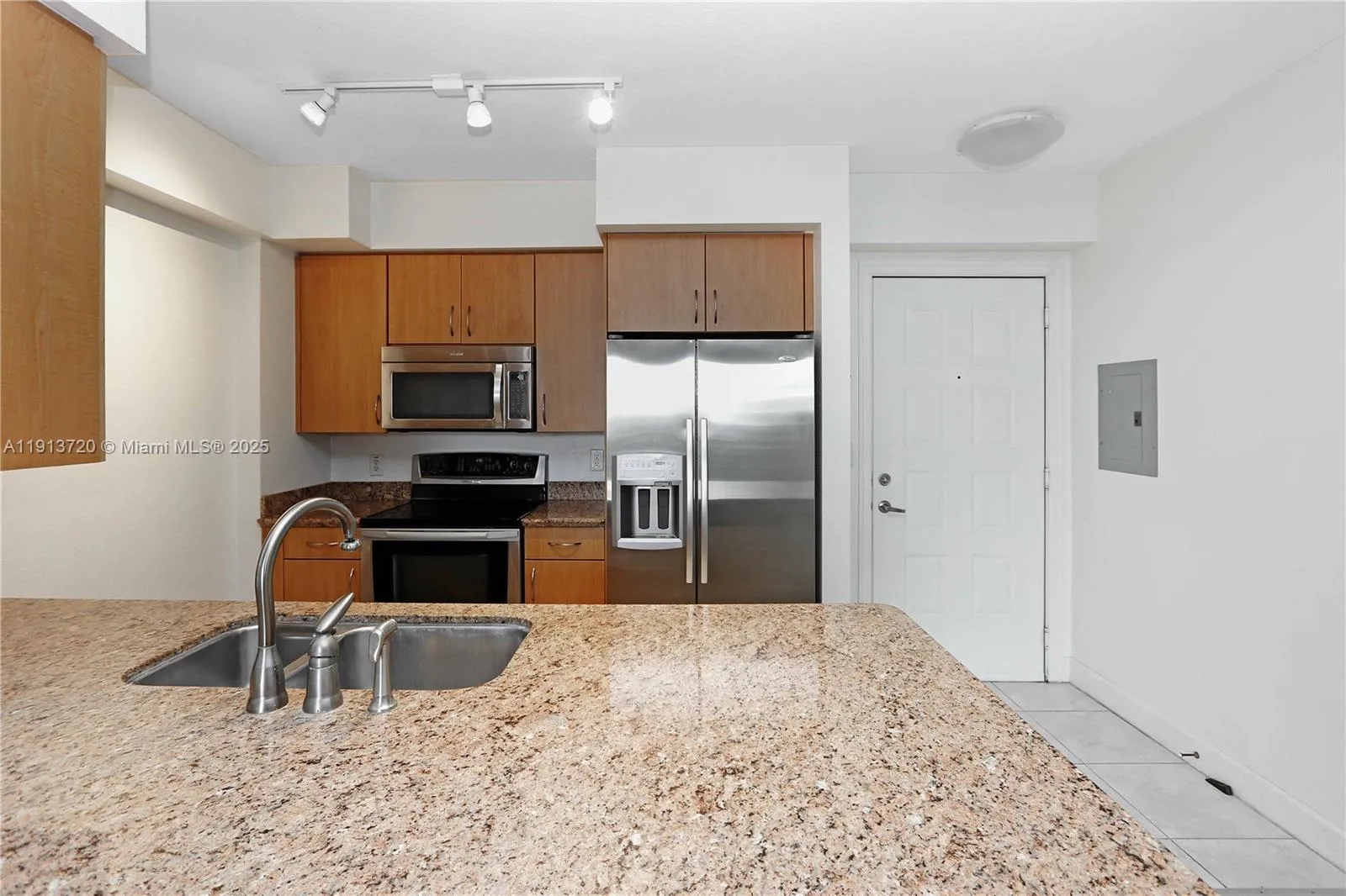1830 Radius Dr # 718, Hollywood FL 33020