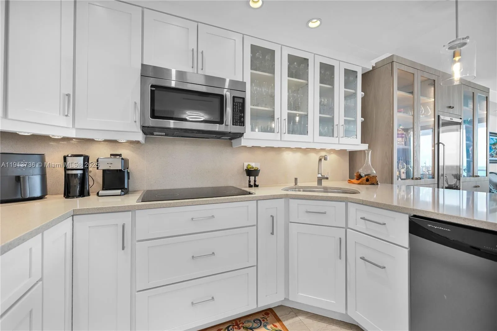 5601 Collins Ave # 903, Miami Beach FL 33140