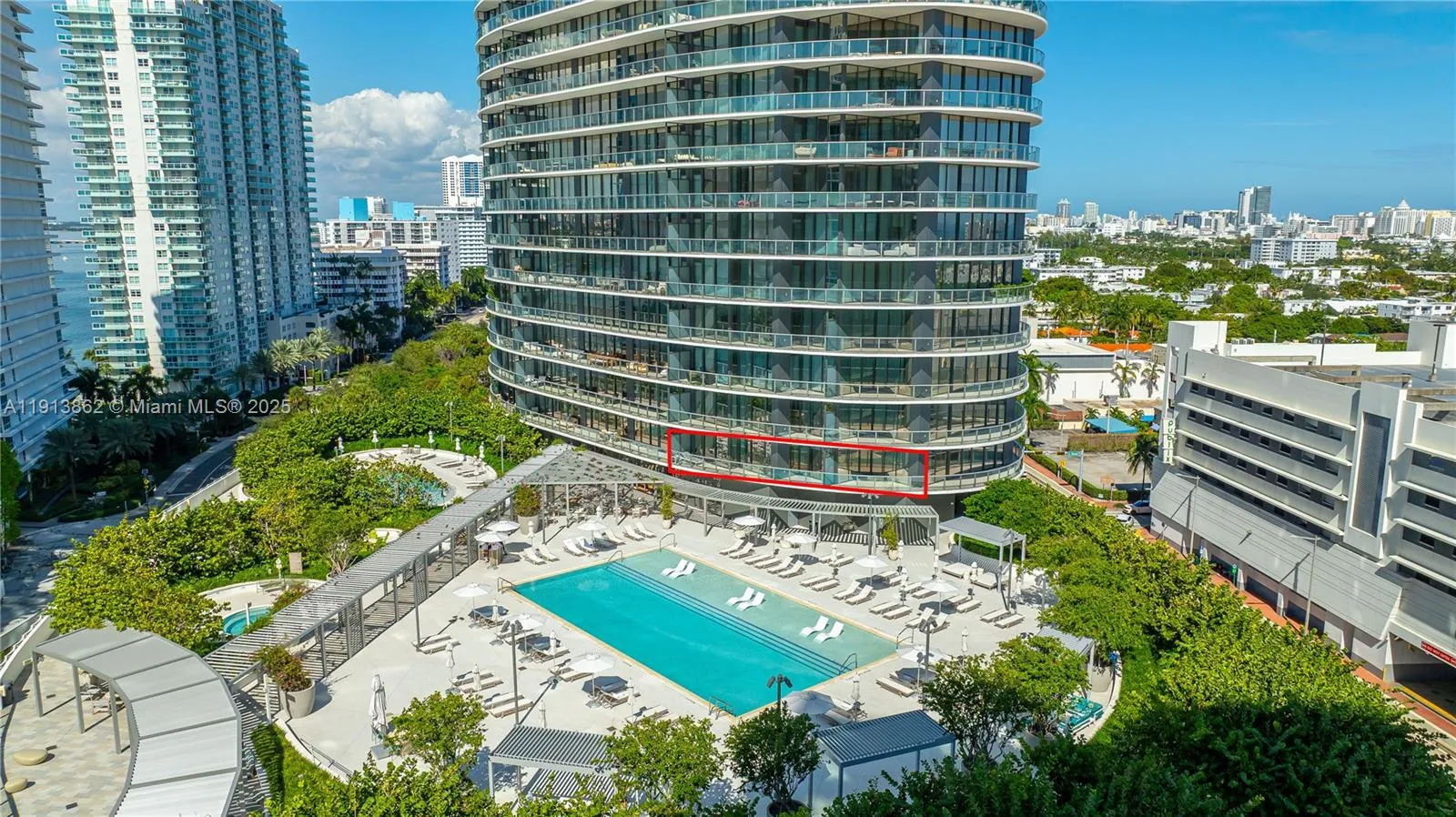 1 bedroom 1 bath for sale at 500 ALTON RD # 802, Miami Beach FL 33139