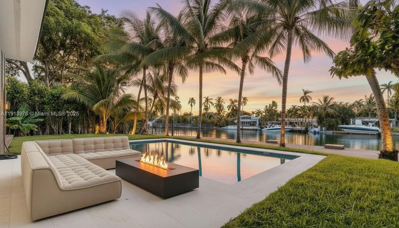 550 S Shore Dr, Miami Beach FL 33141