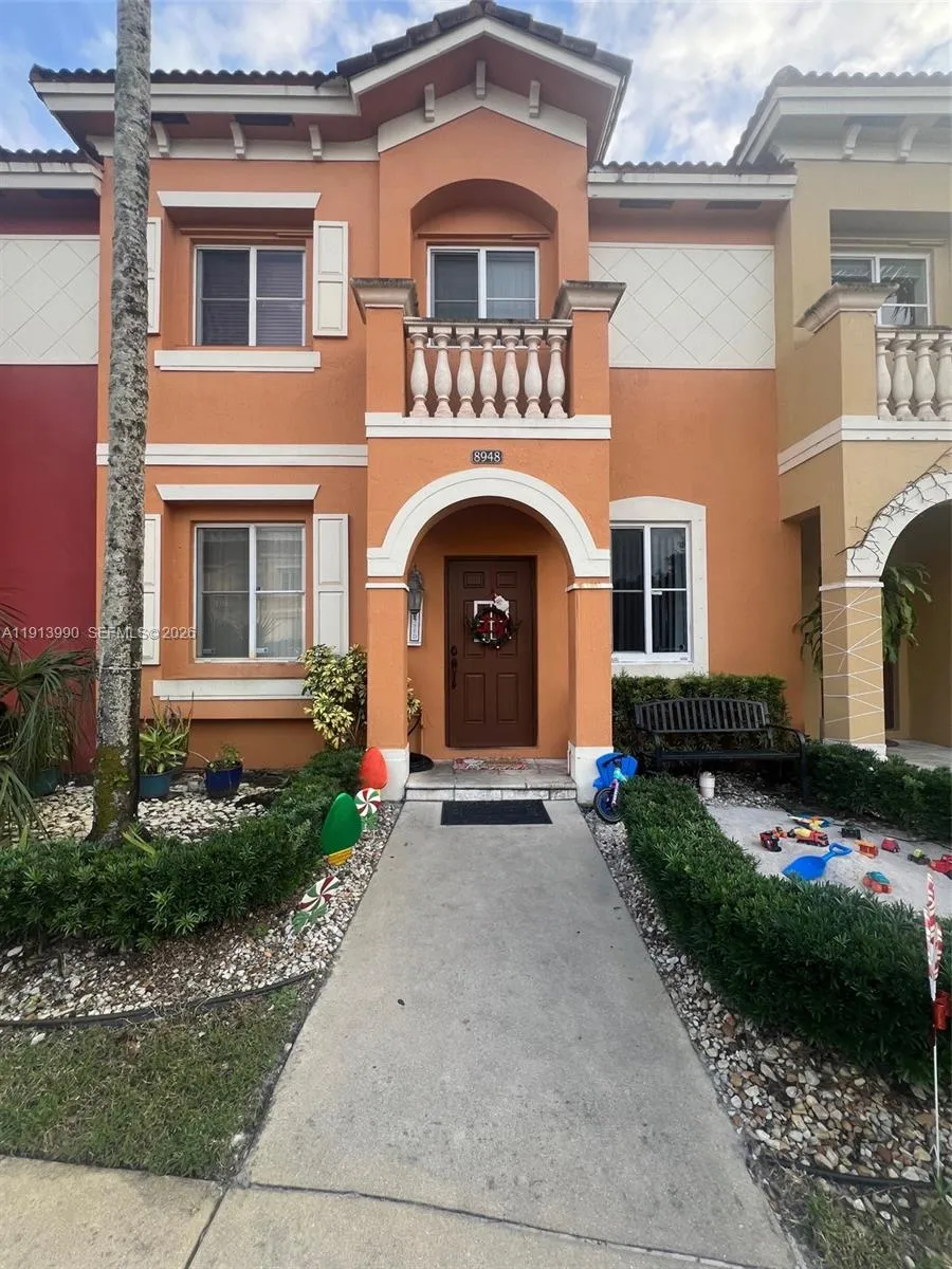 2 bedroom 2 bath for sale at 8948 SW 19th St # 909, Miramar FL 33025