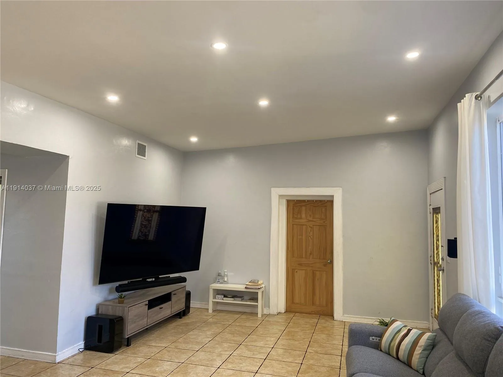 540 NW 111th St, Miami FL 33168