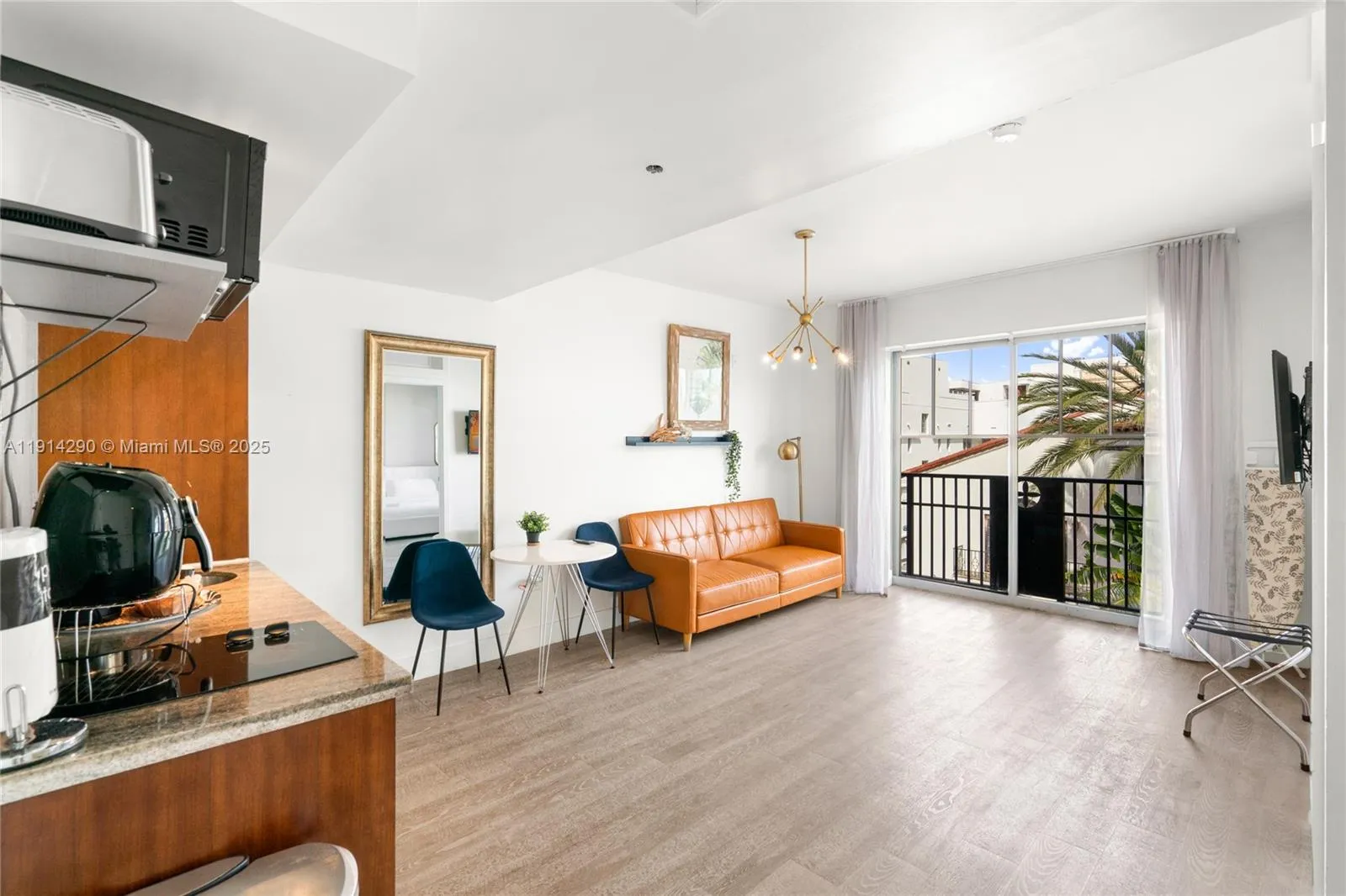 1 bedroom 1 bath for sale at 1060 Ocean Dr # D307, Miami Beach FL 33139