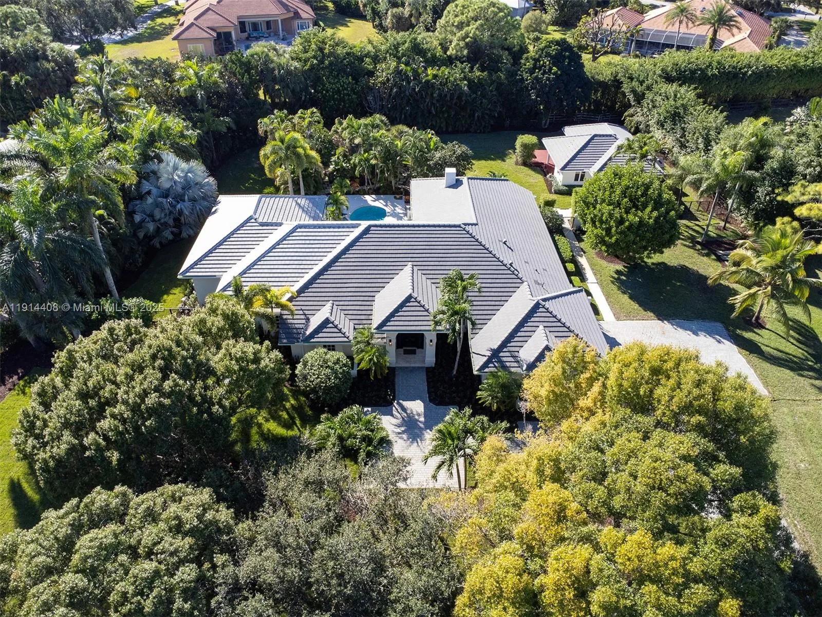 7675 Steeplechase Dr, Palm Beach Gardens FL 33418