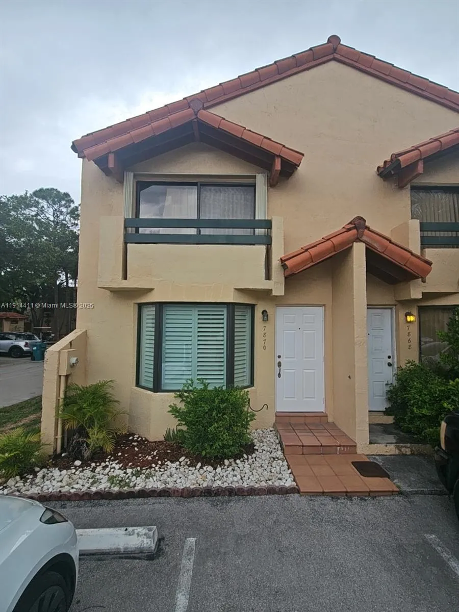 2 bedroom 2 bath for sale at 7870 SW 102nd Ln, Miami FL 33156