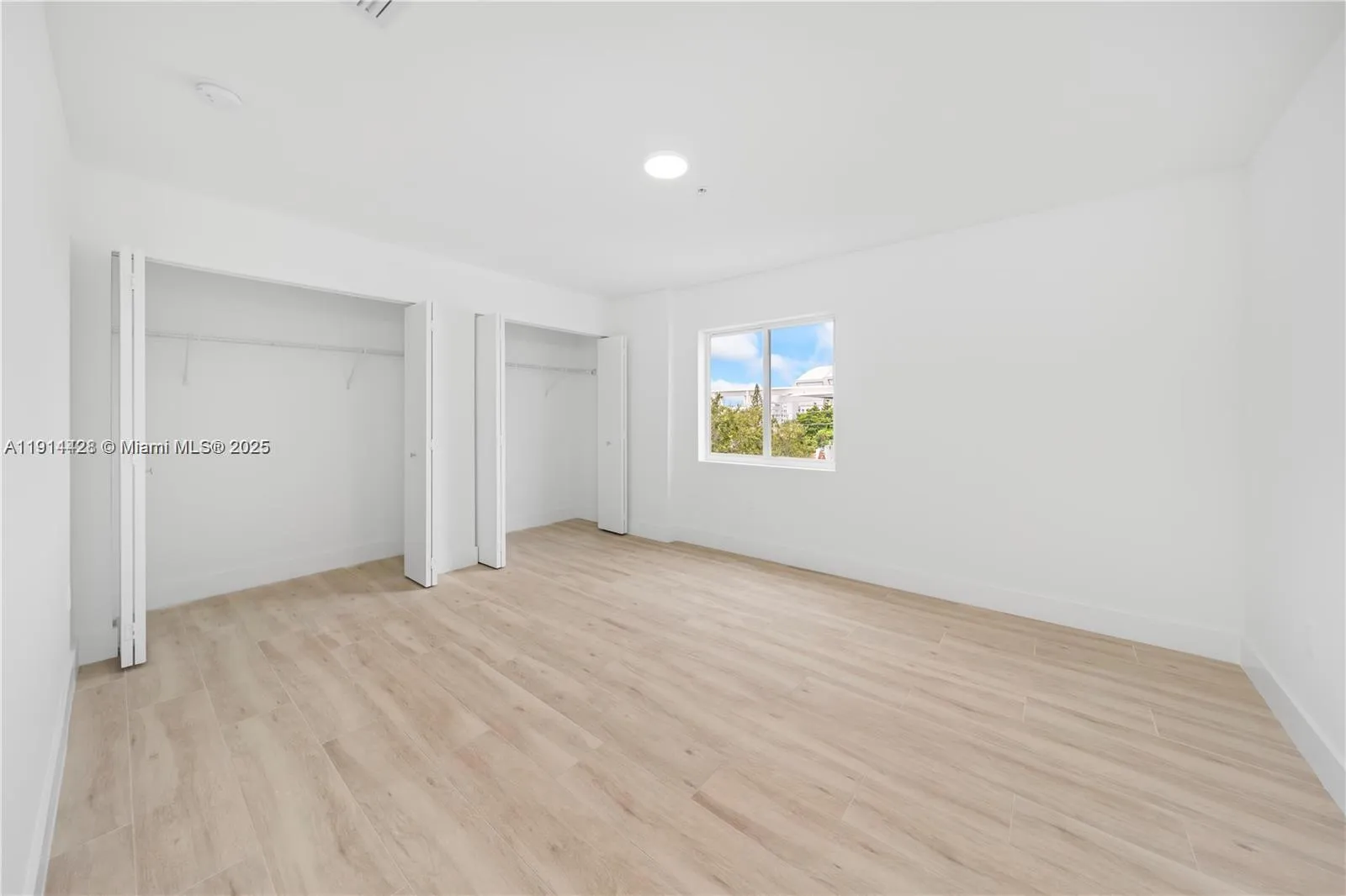 32 NW 14th Ave # 103, Miami FL 33125