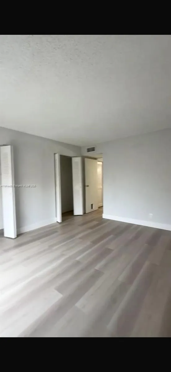 17901 NW 68 Ave # 205, Hialeah FL 33015