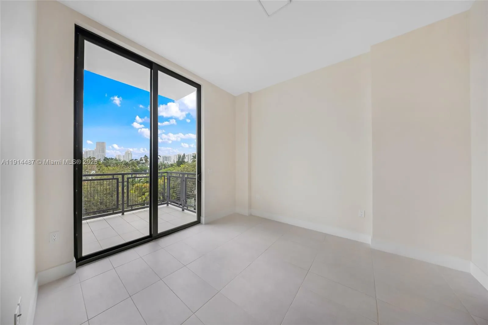 1030 15th St # 306, Miami Beach FL 33139