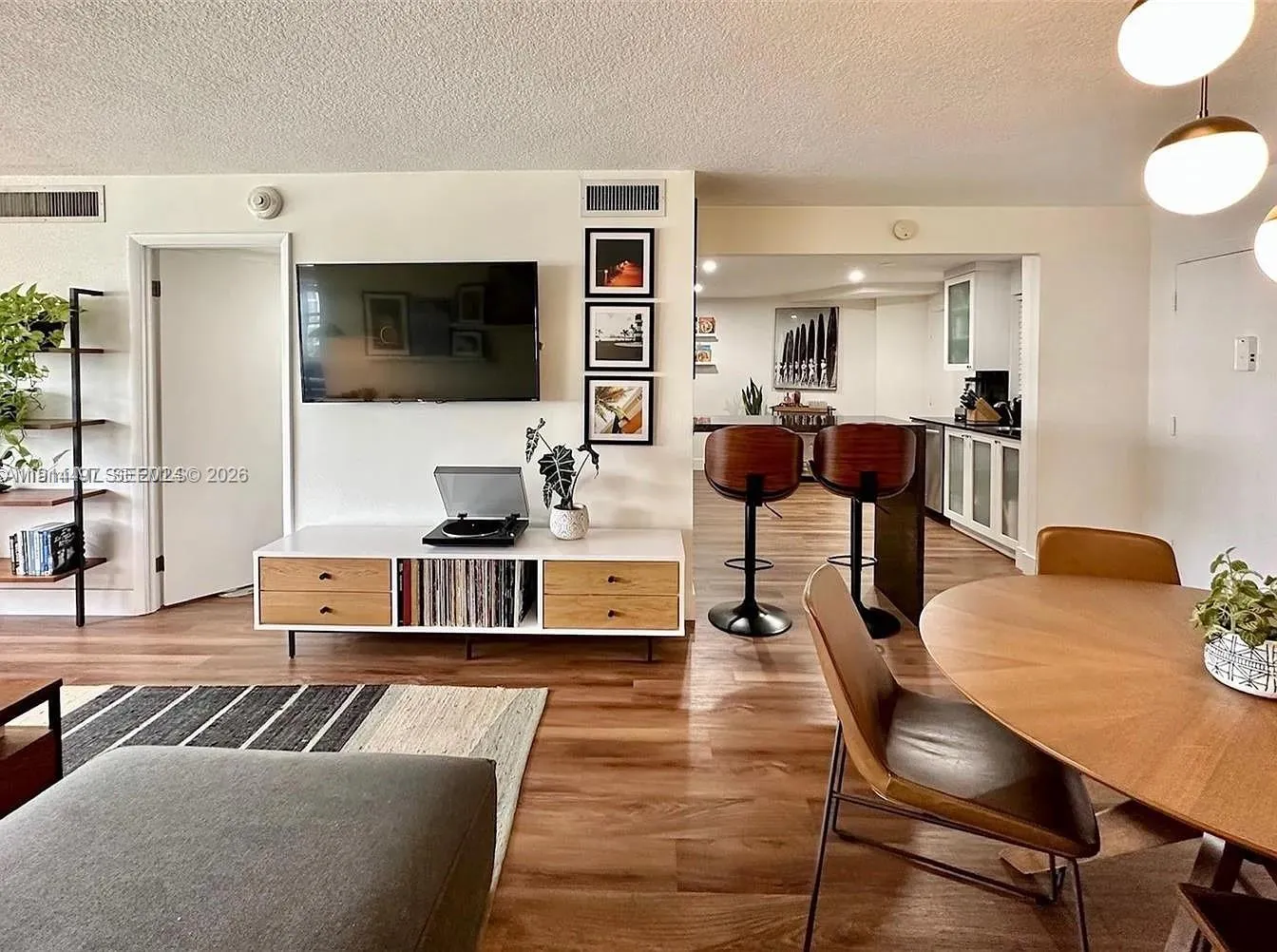 2 bedroom 2 bath for sale at 1881 Washington Ave # 4A, Miami Beach FL 33139