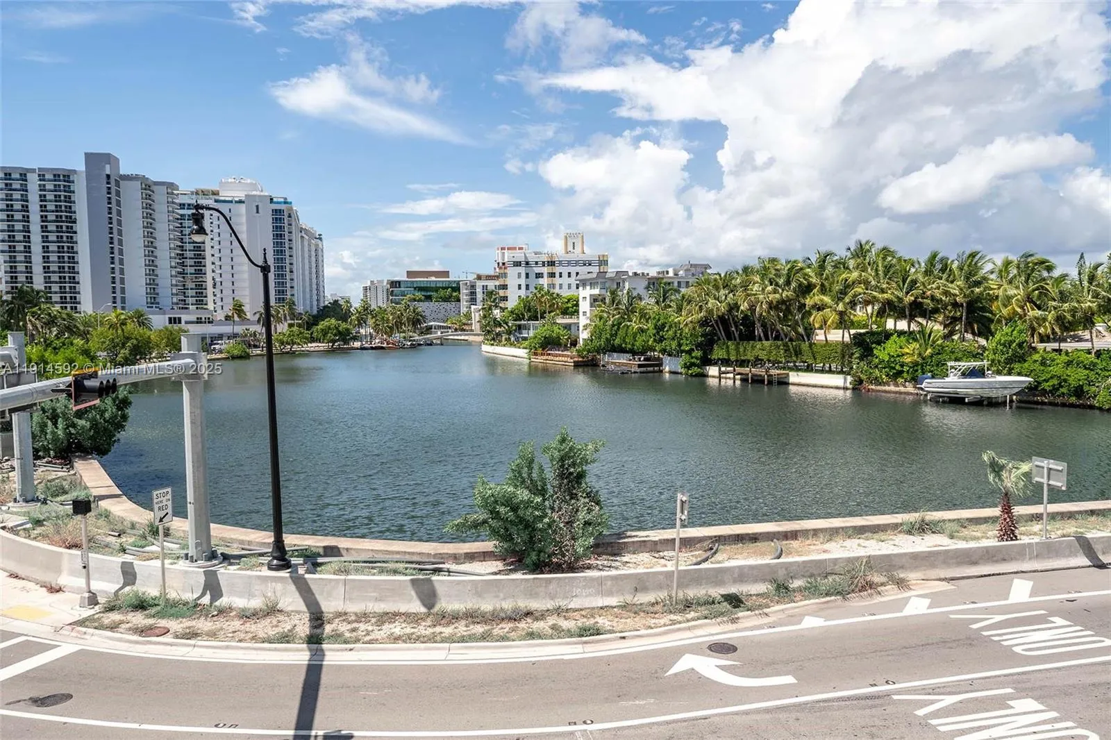 2 bedroom 2 bath for sale at 2600 Collins Ave # 308, Miami Beach FL 33140