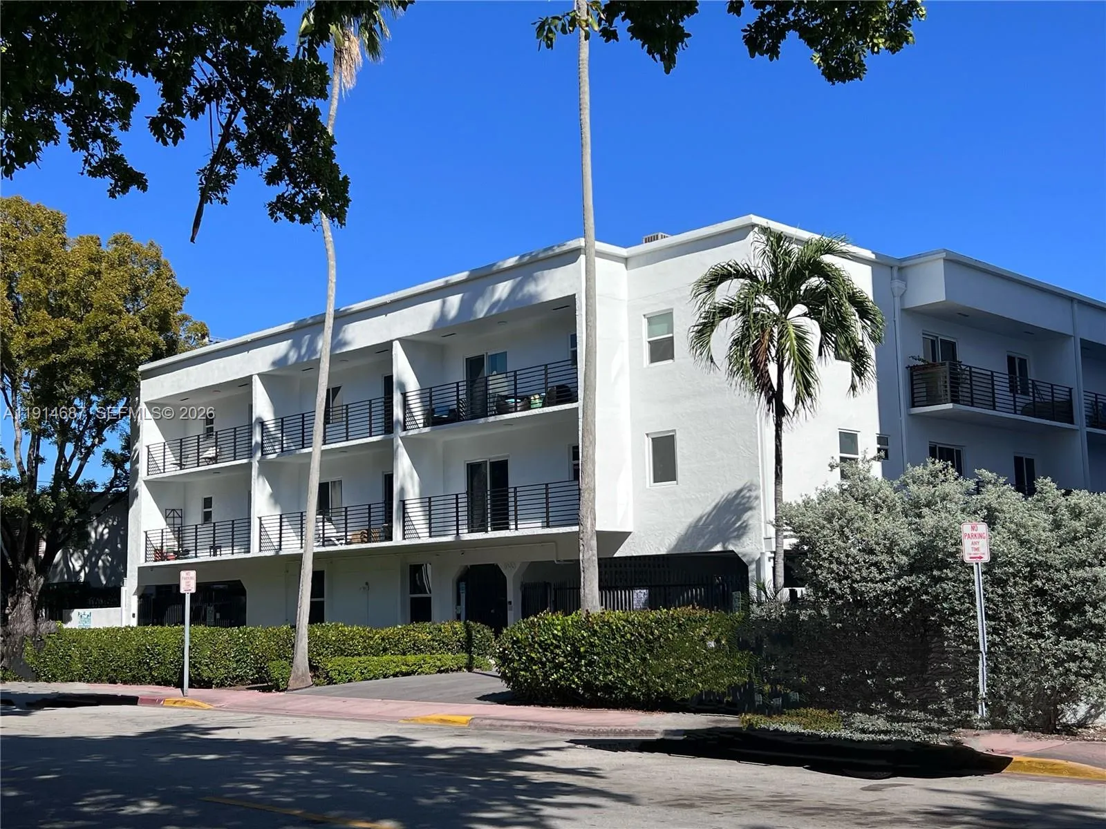 1 bedroom 1 bath for sale at 1033 Lenox Ave # 202, Miami Beach FL 33139