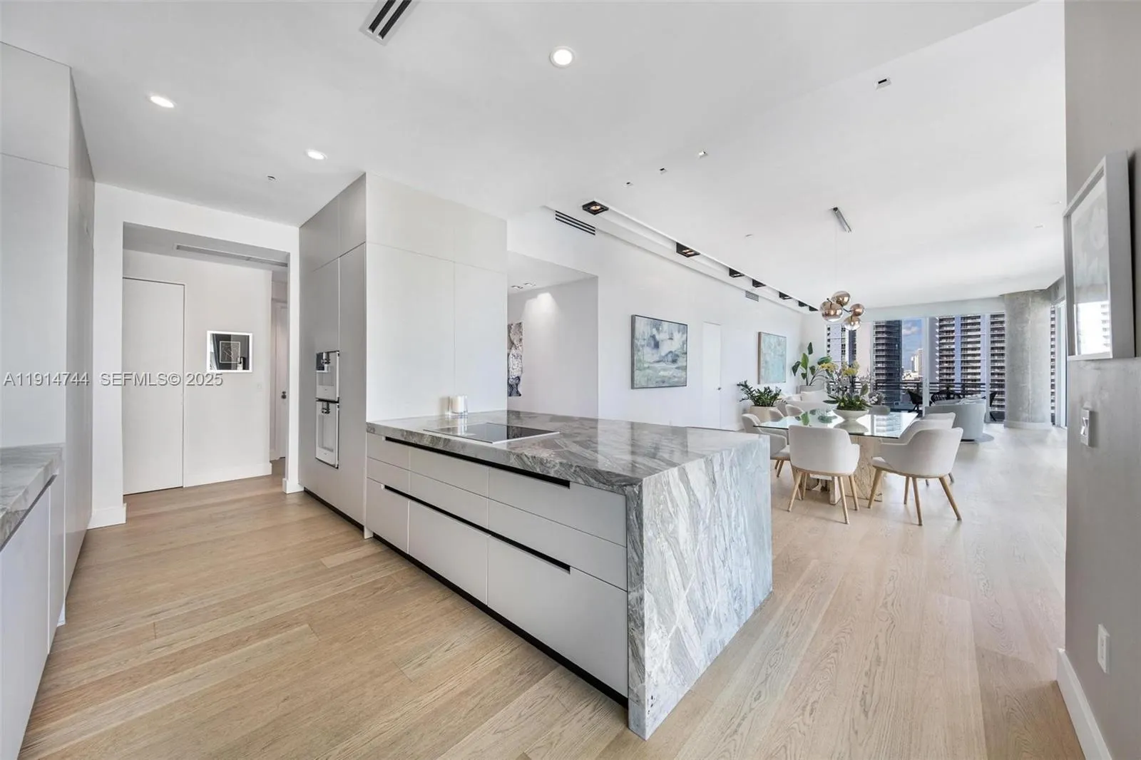 900 Brickell Key Blvd # 1403, Miami FL 33131