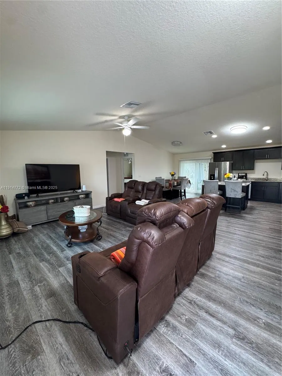 1201 BANJO CT, La Belle FL 33935