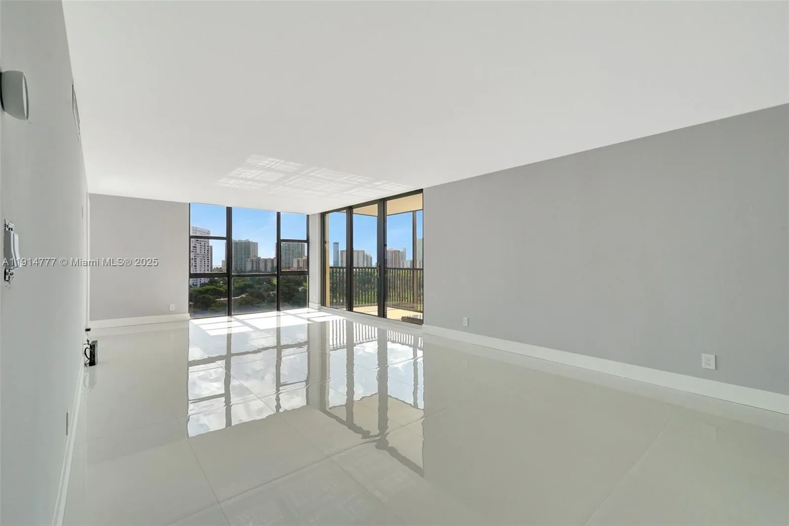 20379 W Country Club Dr, Aventura FL 33180