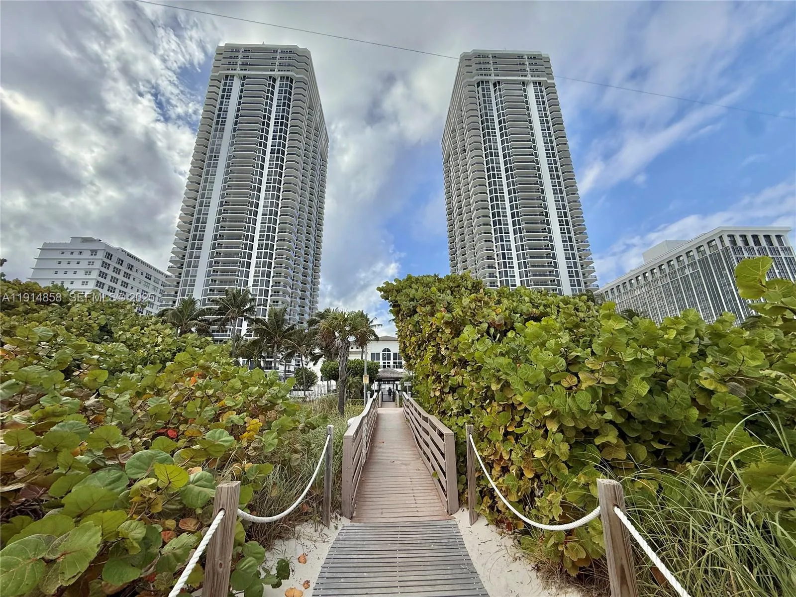 3 bedroom 3 bath for sale at 4775 Collins Ave # 1601, Miami Beach FL 33140
