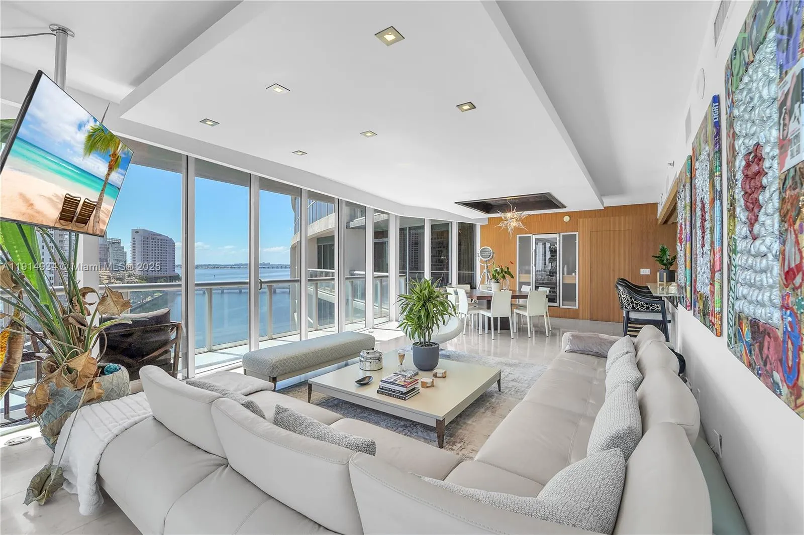 3 bedroom 2 bath for sale at 465 Brickell Ave # 1001, Miami FL 33131
