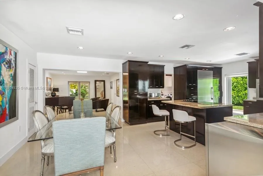 8215 SW 63rd Pl, Miami FL 33143