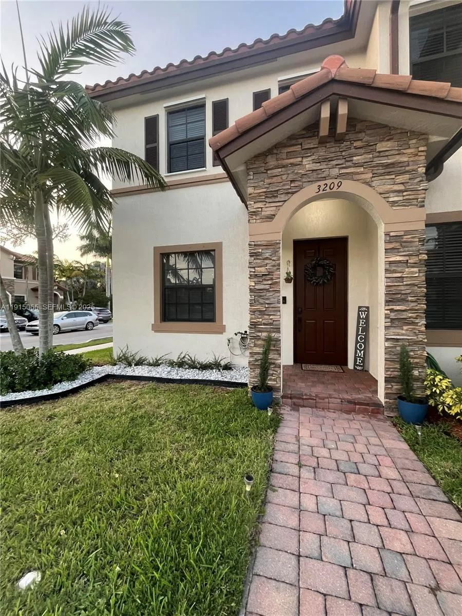 2 bedroom 2 bath for sale at 3209 SE 4th Ct, Homestead FL 33033