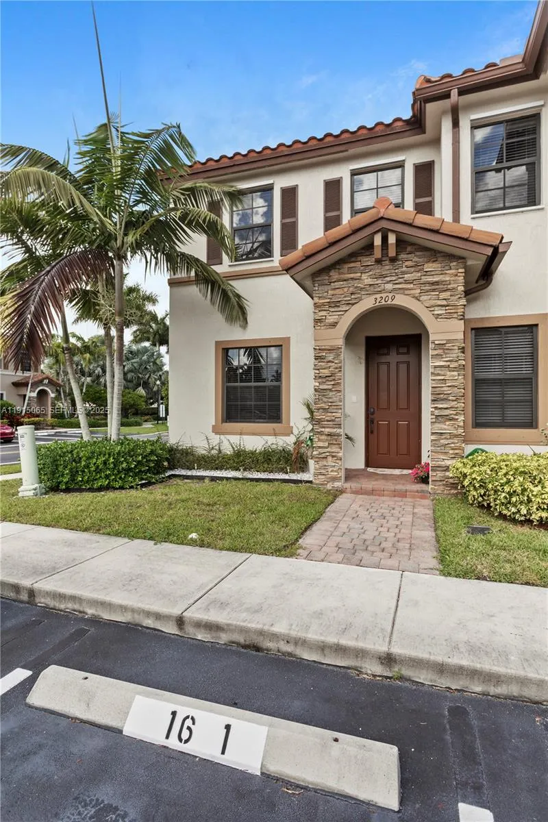 3209 SE 4th Ct, Homestead FL 33033