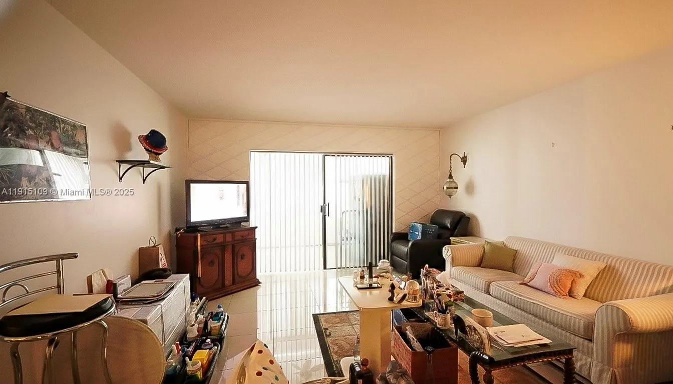 3940 NW 42nd Ave # 215, Lauderdale Lakes FL 33319