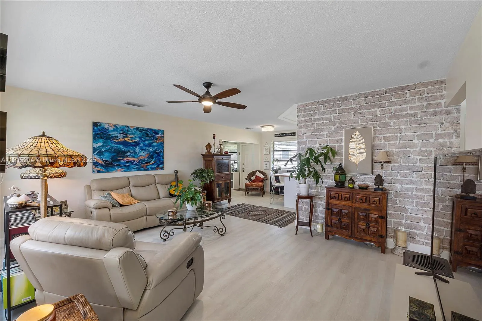 2 bedroom 1 bath for sale at 3114 Byron Cir # 128, Hollywood FL 33021