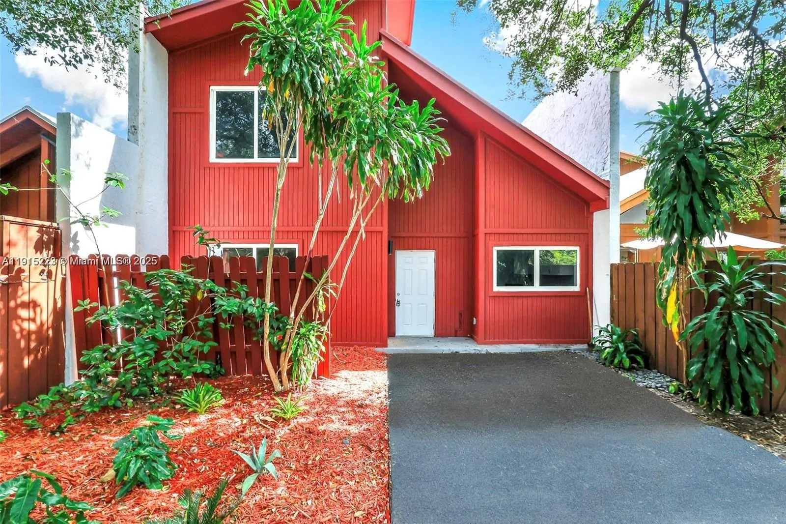 6884 NW 30th Ave, Fort Lauderdale FL 33309