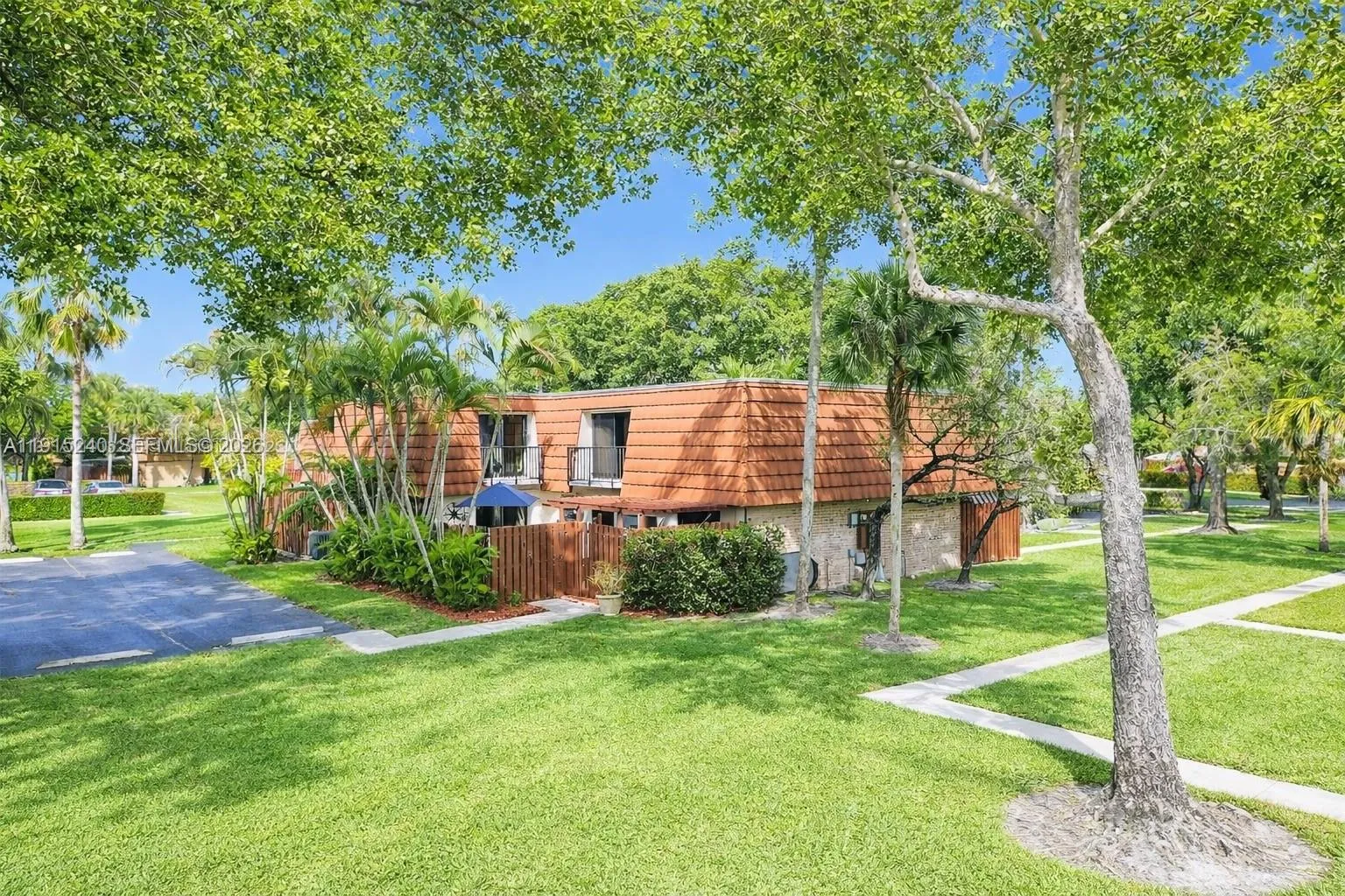 3 bedroom 2 bath for sale at 11861 SW 9th Mnr, Davie FL 33325