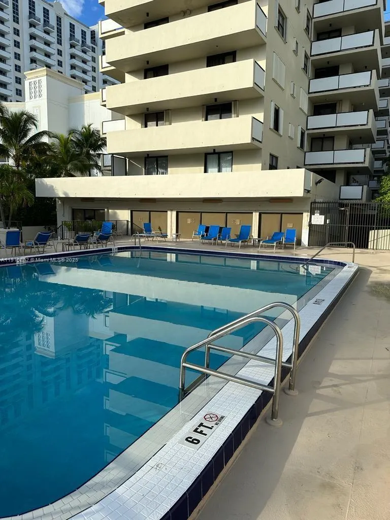 1621 Collins Ave # 505, Miami Beach FL 33139