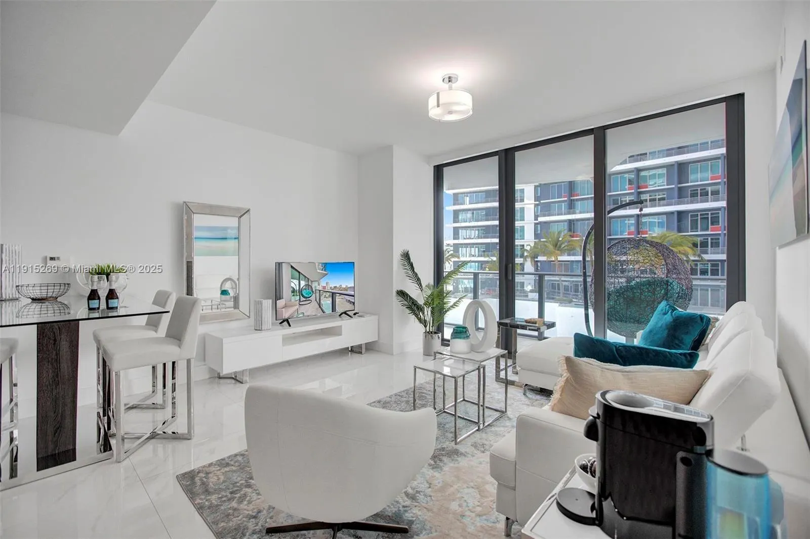 1 bedroom 1 bath for sale at 1300 S Miami Ave # 1407, Miami FL 33130