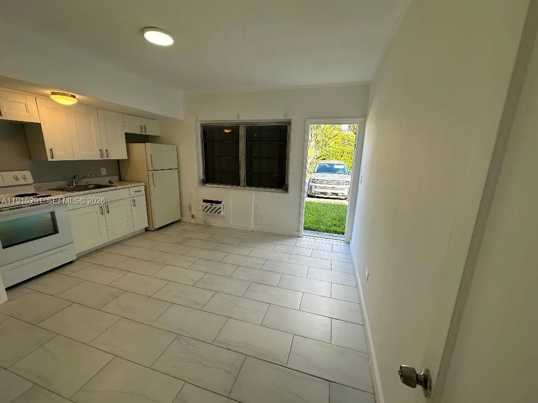 1293 NE 109th St # 3, Miami FL 33161