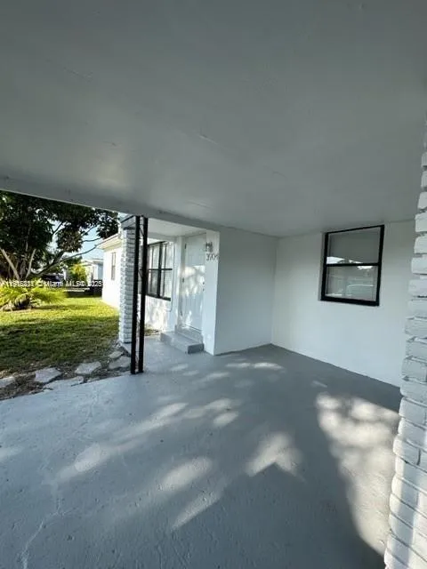 3904 SW 58th Ave, West Park FL 33023