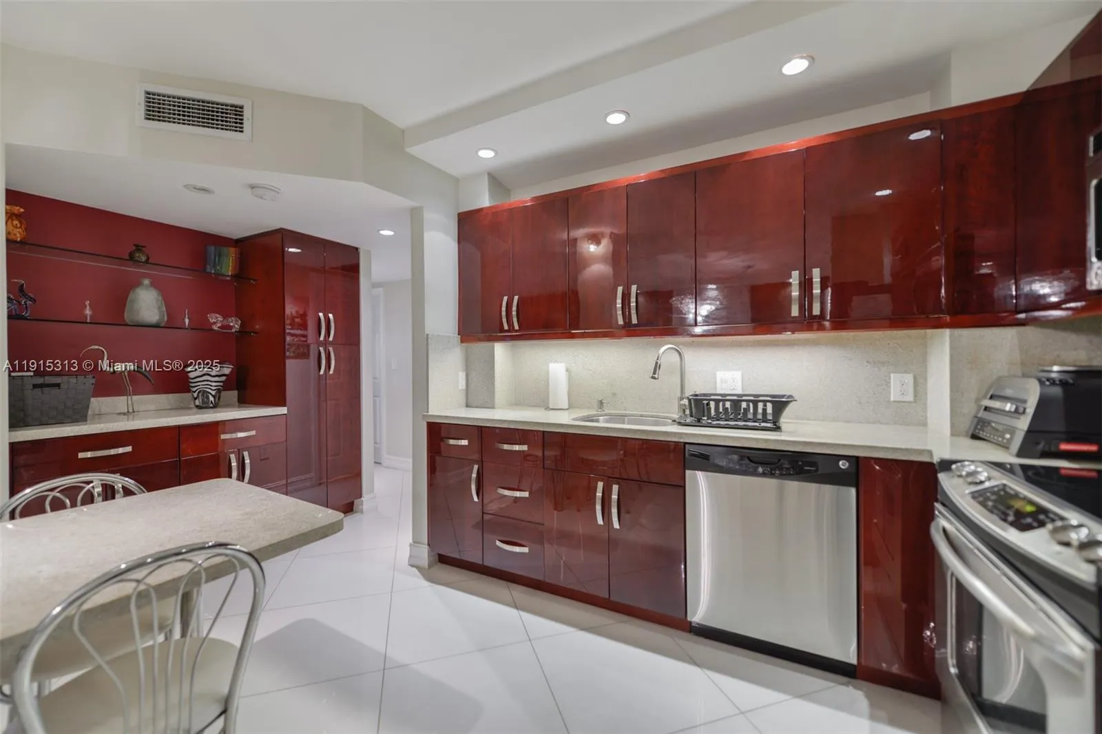 2 bedroom 2 bath for sale at 1950 S Ocean Dr # 5G, Hallandale Beach FL 33009