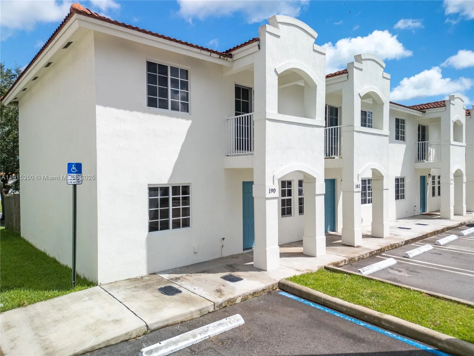 3 bedroom 2 bath for sale at 190 SW 3rd Ct, Florida City FL 33034