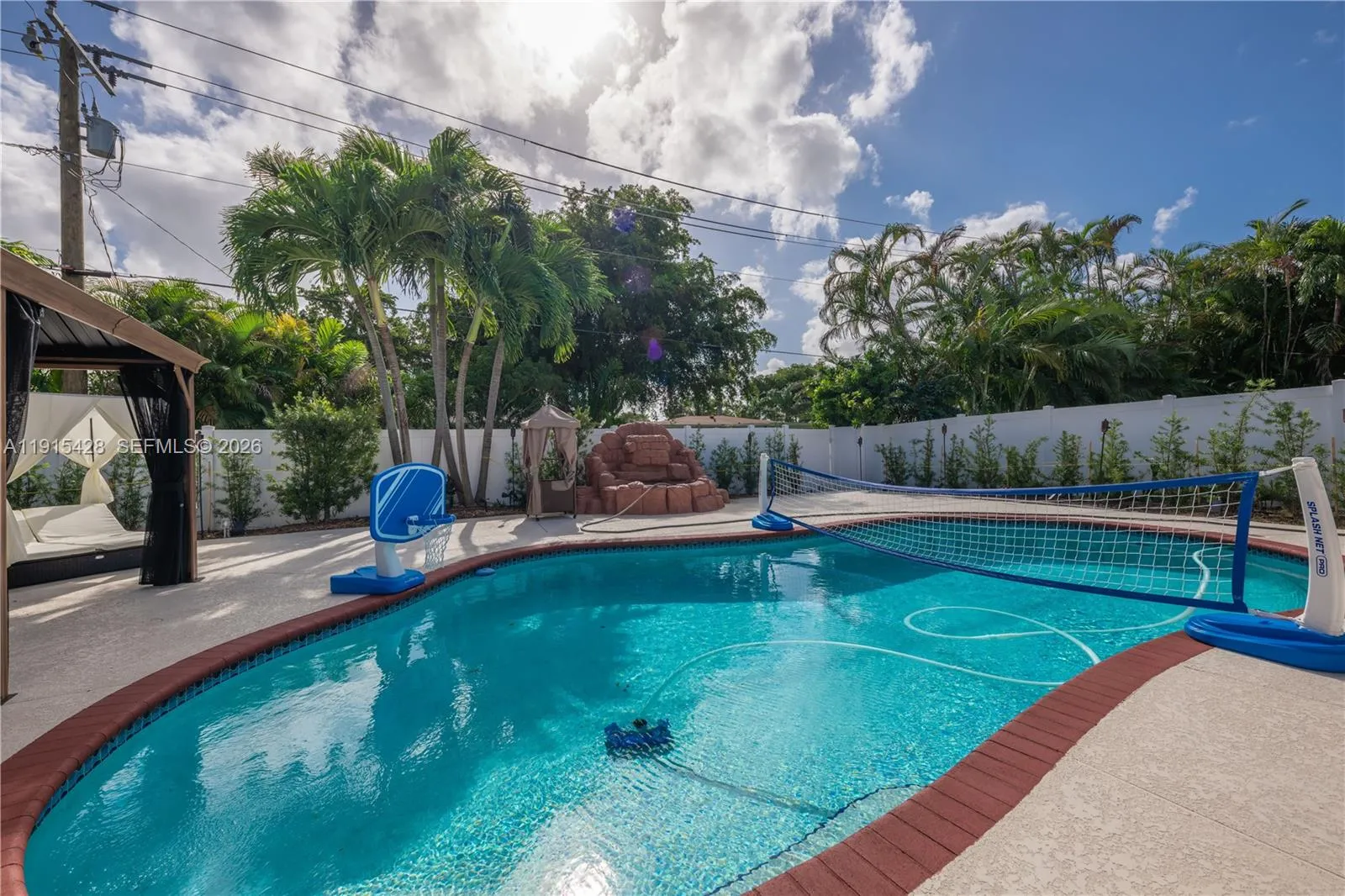 314 SE 3rd St, Dania Beach FL 33004