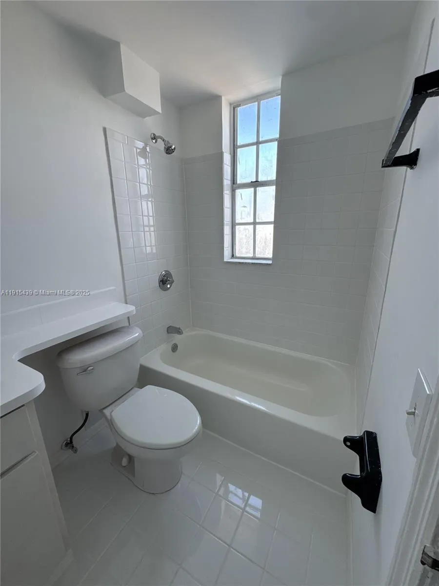 1051 Meridian Ave # 1M, Miami Beach FL 33139