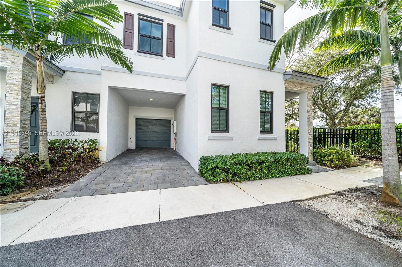 1928 SW 5th Blvd, Fort Lauderdale FL 33312