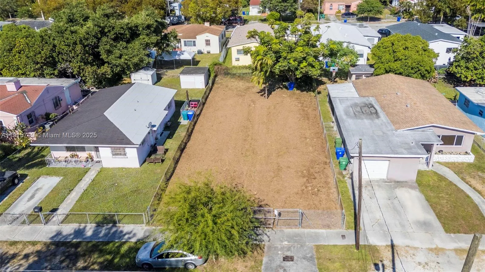 915 NW 44th St, Miami FL 33127