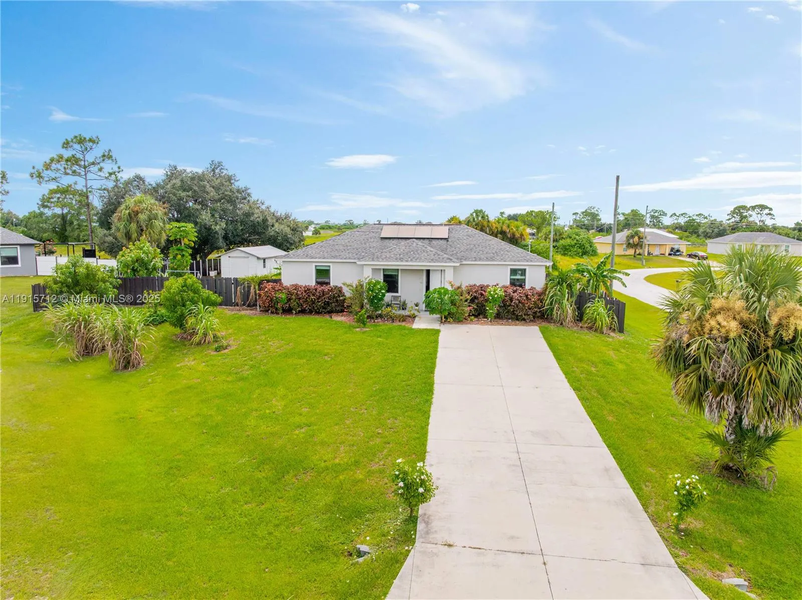 9012 S INDIO CT, La Belle FL 33935