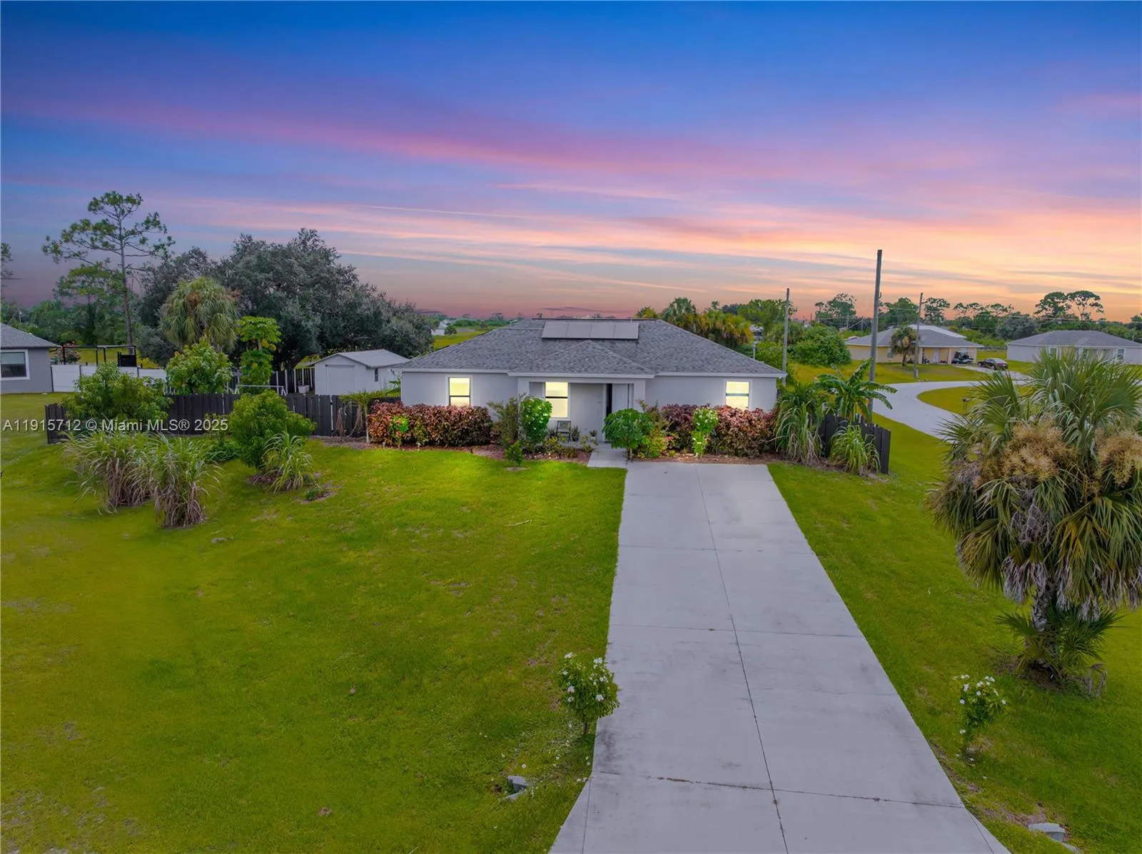 9012 S INDIO CT, La Belle FL 33935