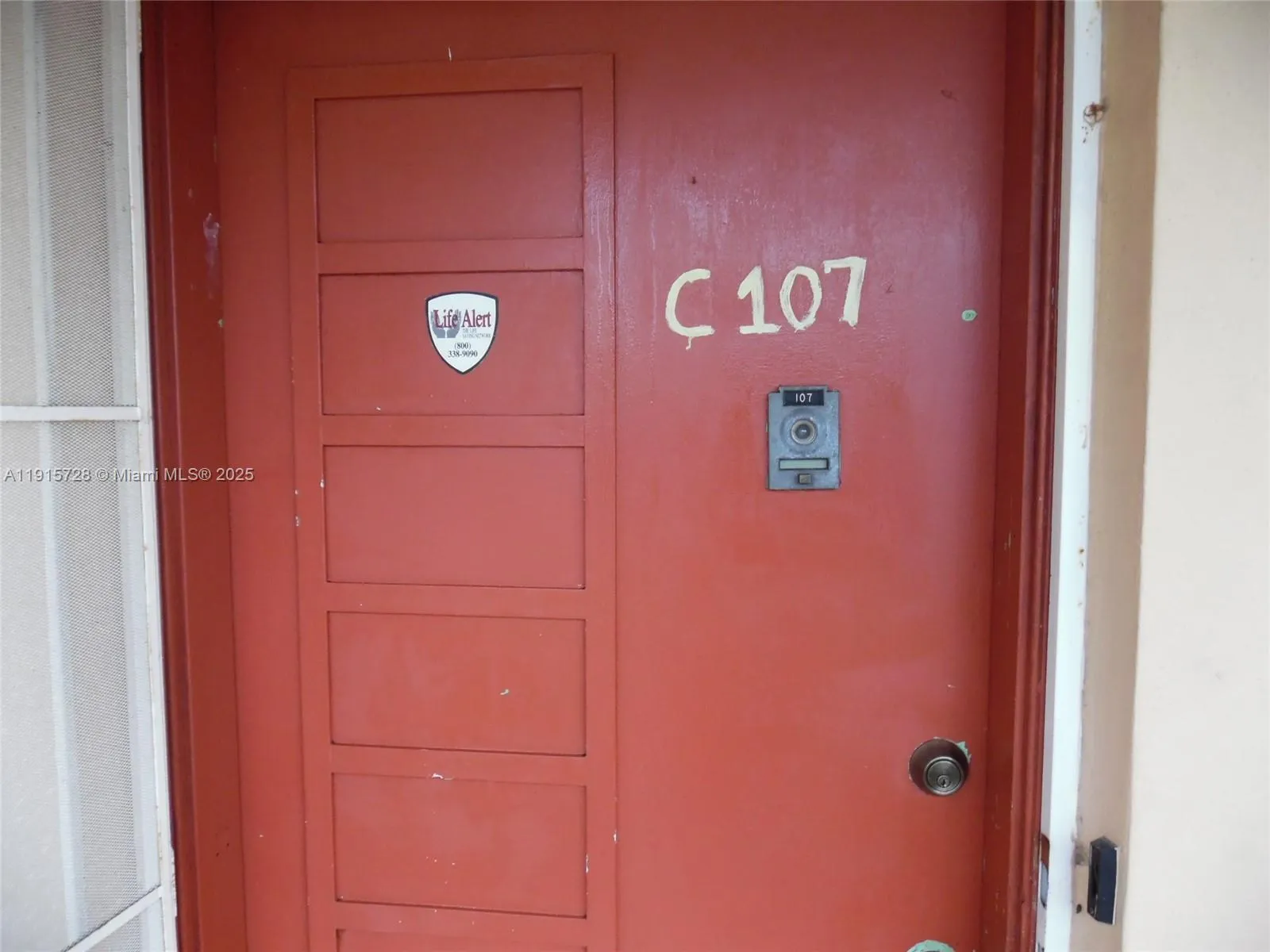 1 bedroom 1 bath for sale at 1501 NE 191st St # C107, Miami FL 33179