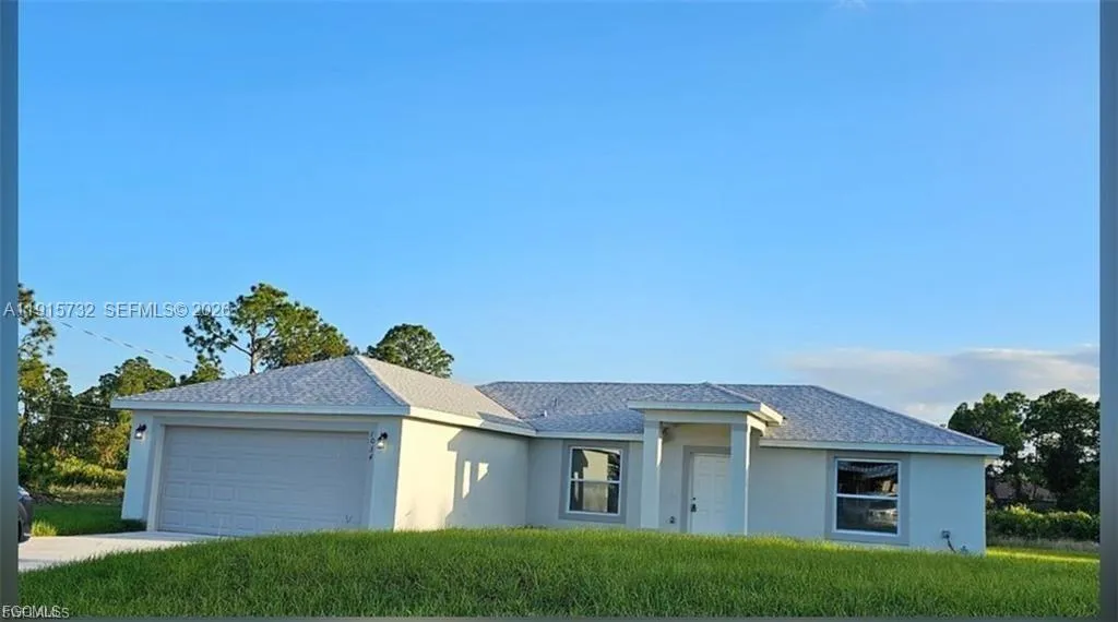 3 bedroom 3 bath for sale at 917 MARTHA AVE, Lehigh Acres FL 33974