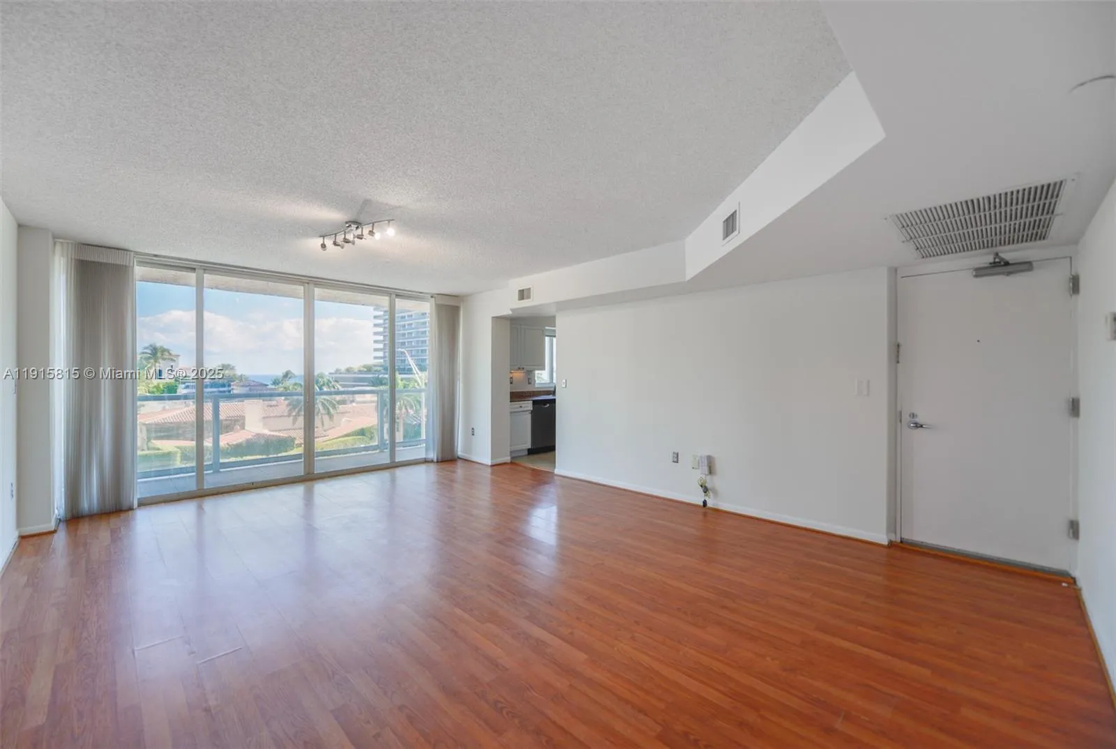 2 bedroom 2 bath for sale at 5900 Collins Ave # 506, Miami Beach FL 33140