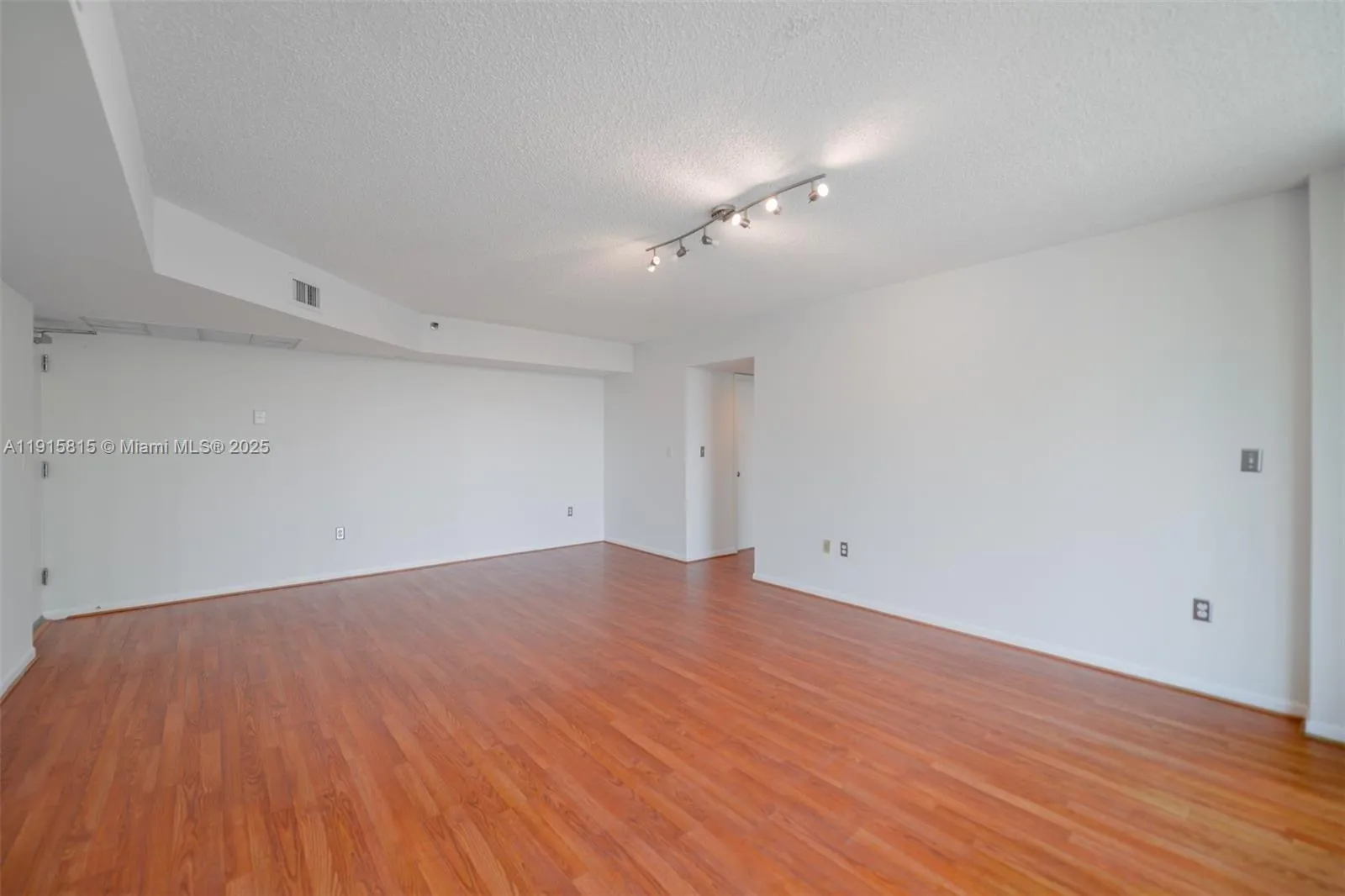 5900 Collins Ave # 506, Miami Beach FL 33140