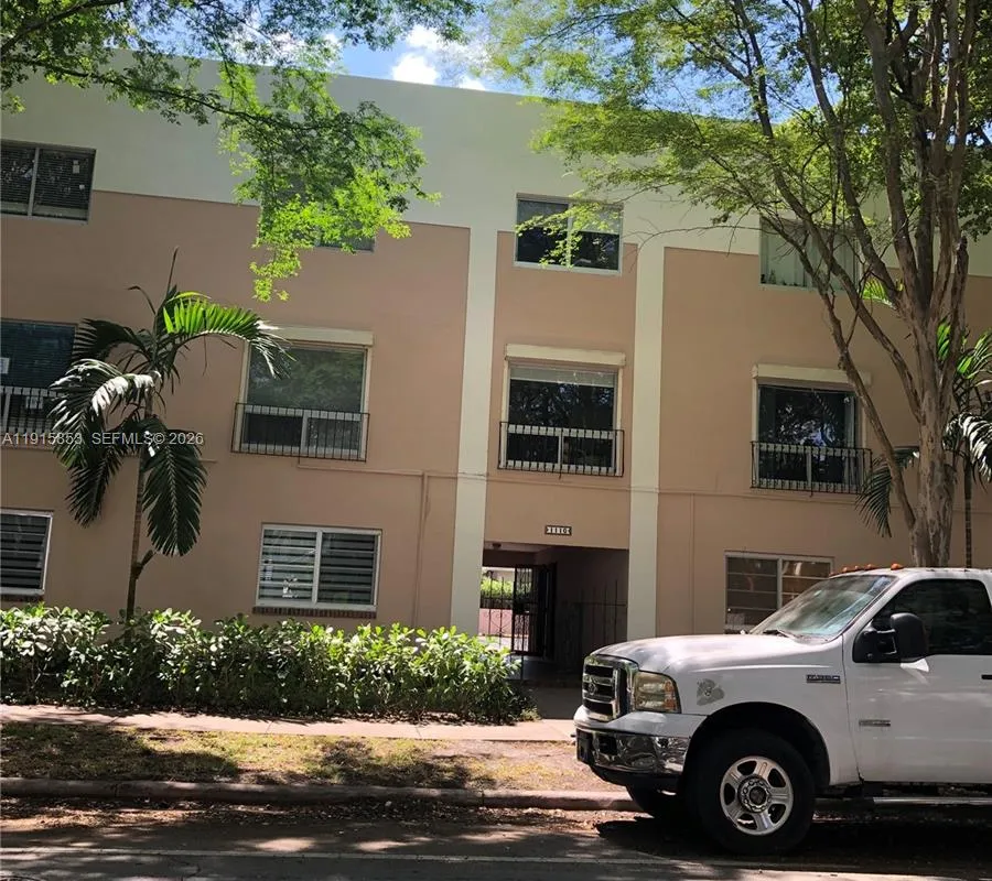 1110 Salzedo St # 2D, Coral Gables FL 33134